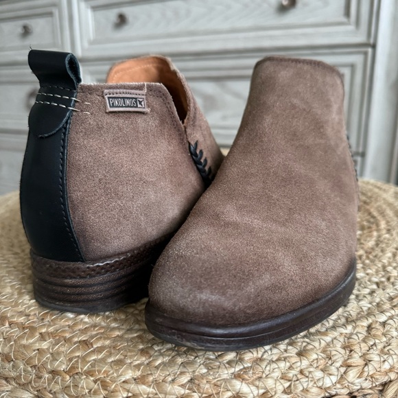 Pikolinos Women’s Ordino Suede Ankle Boot - Picture 2 of 13